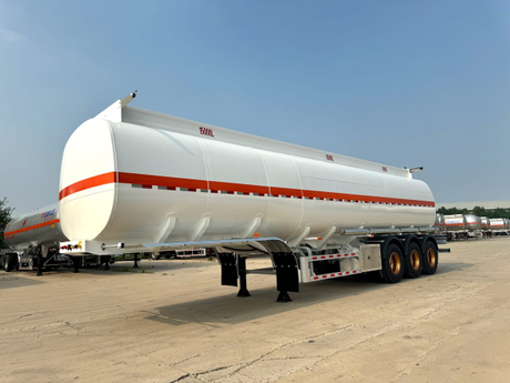 news_main_image_45000L-เรือบรรทุกน้ำมันเชื้อเพลิงสำหรับขาย4052110495431890743.jpg